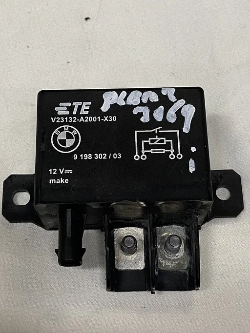 RELAIS OE 61369198302 BMW MOTOR EN AUTOS !