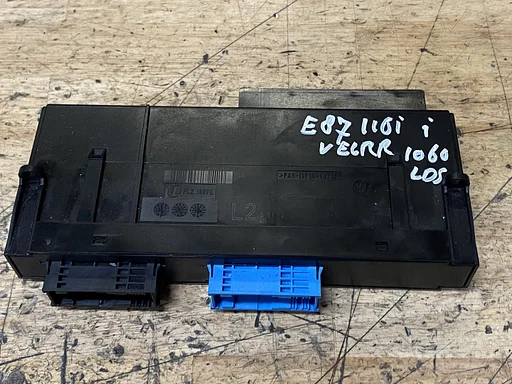 BODY CONTROLE MODULE BMW 1 SERIE OE 6964597