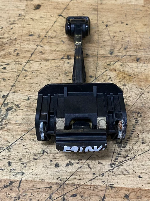 DEURVANGER BMW 3 SERIE E90 E91 RECHTSVOOR