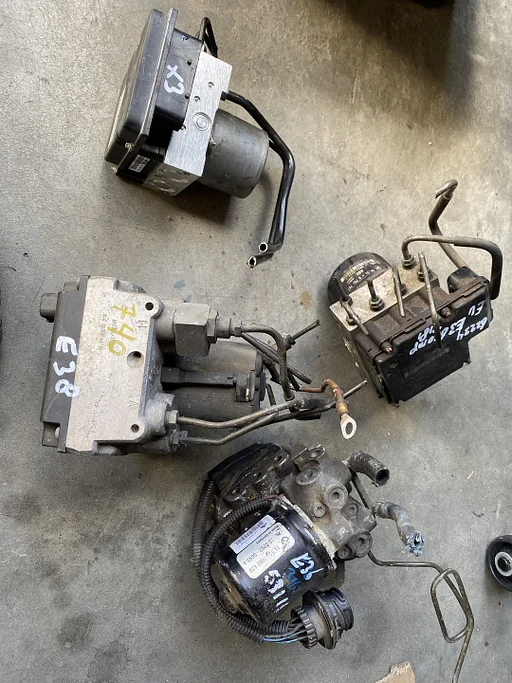 ABS POMP BMW E36 X3 E38 €50 PER STUK