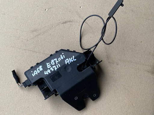 ACHTERKLEPSLOT BMW ROLL ROYCE OE 8196401