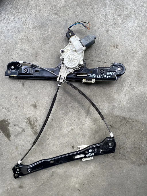 RAAMMOTOR COMPLEET BMW 1 SERIE E87 LINKS VOOR OE 70677955