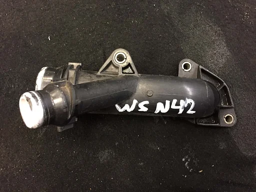 Koelflens BMW E46 316i 318i  N42 N46 motor