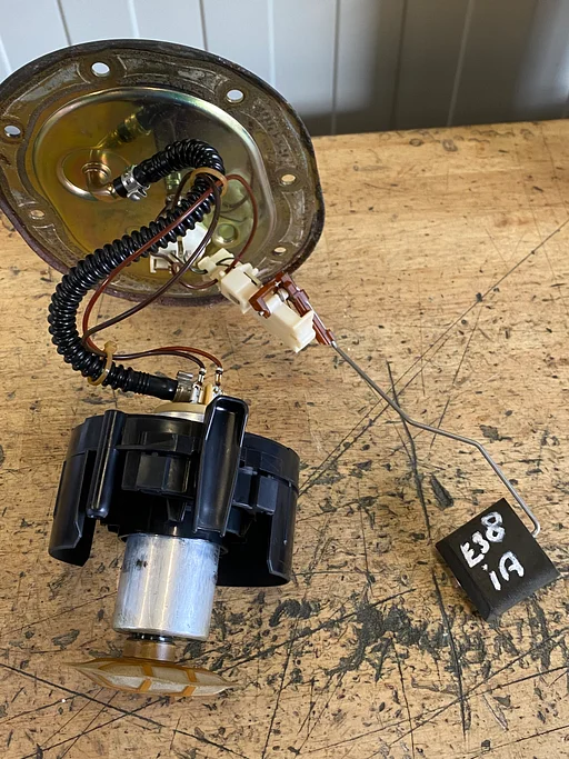 bmw e38 740i 1995 brandstofpomp