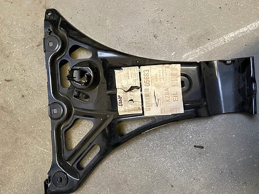 BMW E61 ACHTERBUMPERHOUDER LINKS OE 51127060795