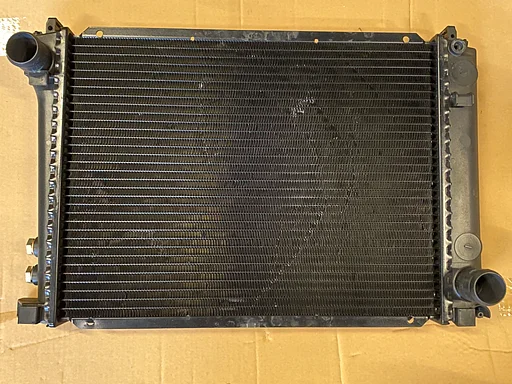 BMW 7 SERIE E32 RADIATEUR OE 17111712005 NIEUW BMW