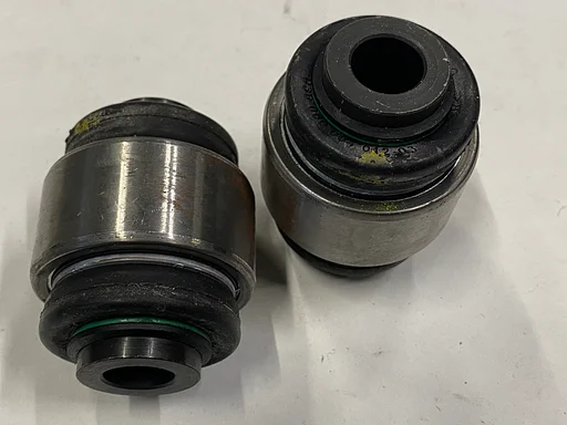 BMW X3 X4 DRAAGARM RUBBER OE 33326790493 NIEUW