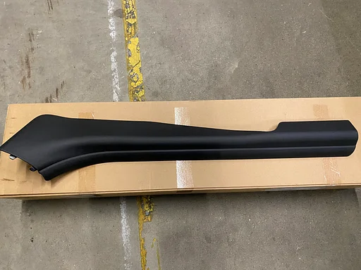 BMW 4 SERIE INSTAPLIJST RECHTSVOOR OE 51479478174