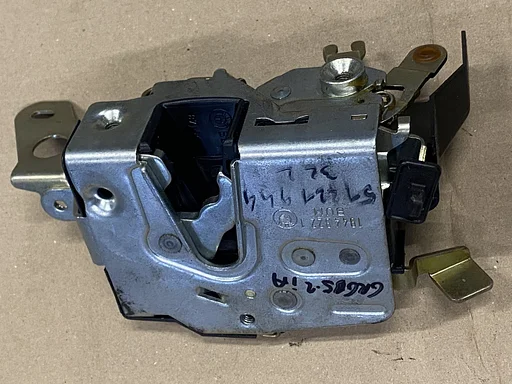 DEURSLOT BMW E34 ACHTER RECHTS OE 51221944322 NIEUW