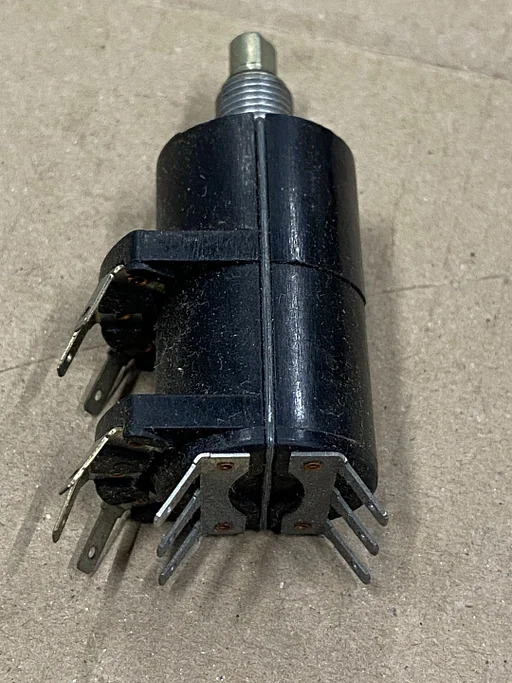 Regelaar vlakstekker BMW E21 E24 OE 65121360036 NIEUW