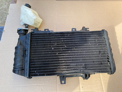 BMW F800S JAAR 2008 RADIATEUR