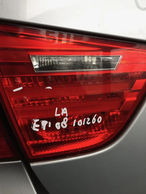 Achterlicht links in de klep BMW E91 2008