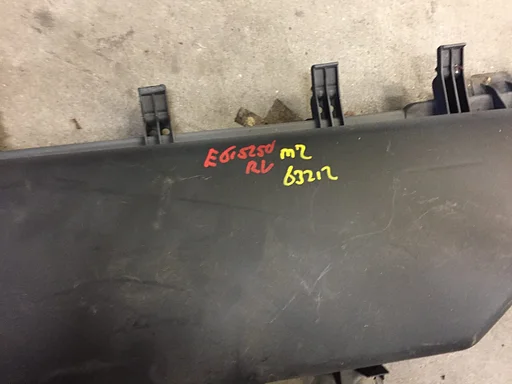 Deksel interieurfilter BMW E60 E61 rechterkant