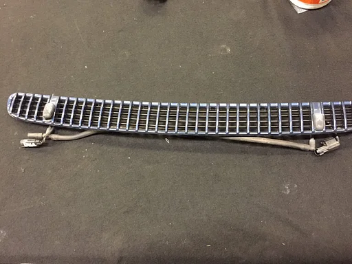 Motorkap ventilatie rooster met sproeiers BMW E46