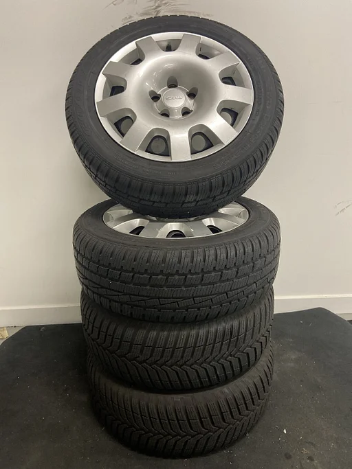 Saab 93 2003-2012 Goodyear/Vredestein 205/55/R16 Winterbanden