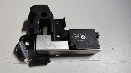 Achterklep slot van achterruit BMW 5-serie E39 touring 51248238469 8238469