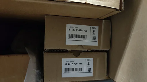 Glanszwart afdeklijst voordeur B stijl rechts BMW X5 serie G05 51357429388 7429388