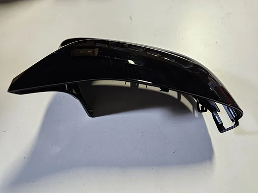 Buitenspiegelkap rechts gloss black BMW 5 / 8 serie F90 M5 F91 F92 F93 M8 51168073274  51168073276