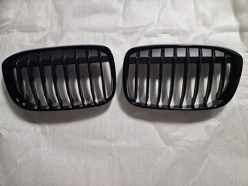 Grille SET zwart BMW - zo goed als nieuw X1 (F48) X1 (F49) - 51712407732 51712407733
