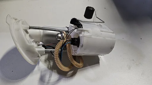 Brandstof pomp opvoerpomp benzinepomp in de tank BMW 1 / 2 / 3 / 4 Serie F  16117243975 7243975 0580200090