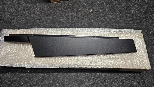 Deur afdekking voor B kolom buitenzijde BMW 1 serie F20 F21 51337340625 7340625