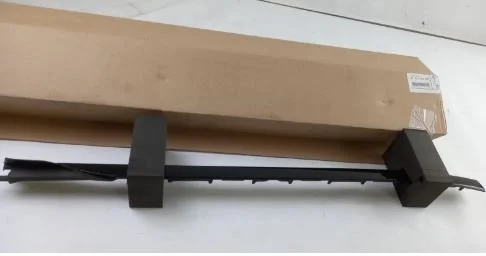 Set zwarte voorraamlijsten buitenzijde 2 dlg. BMW X5 serie G05 51317463527 51317463528