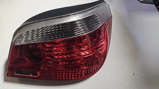 Achterlicht rood op zijpaneel rechts BMW 5 serie E60 sedan 63217165738 7165738