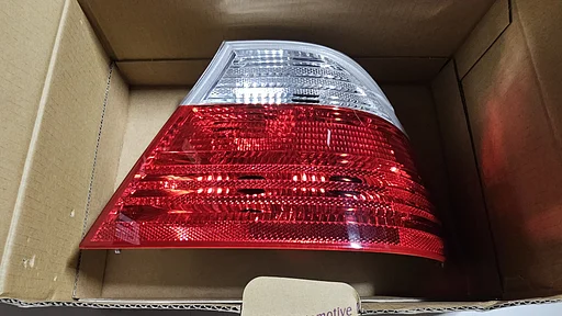 Achterlicht rood wit rechts imitatie BMW E46 Coupe voor 03/2003 BMW2136R 63218383825 8383825
