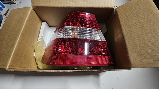 Achterlicht links wit rood imitatie BMW E46 Sedan -2001 63216946535 6946535