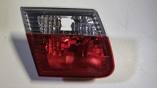 Design achterlicht helder wit rood op achterklep links BMW 3 serie E46 SK1621 10399SW