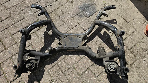 Subframe voorzijde staal  BMW 5 serie E39 31111092157 1092157