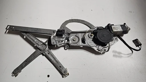 Raammechaniek rechtsvoor met motor BMW 5-serie E34 51321944070 1944070 0130821195