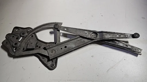 Raammechaniek rechtsvoor zonder motor BMW 3 serie E30 Cabrio 51331933658 1933658 51331935642 1935642