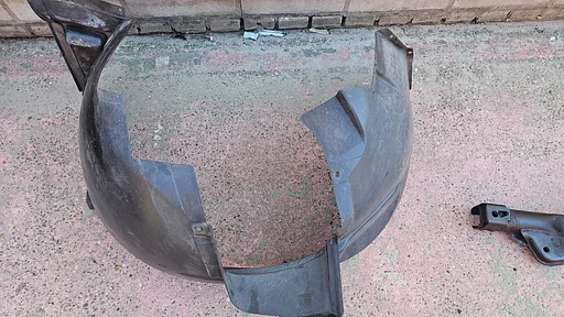 Binnenscherm Wielkuip Modderkuip voorzijde links BMW X5 E53 51718402443 8402443