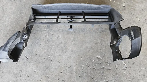 Radiateur afdekkap behuizing onderzijde BMW 5 serie E60 E61 51747176719 7176719 51127056388 7056388