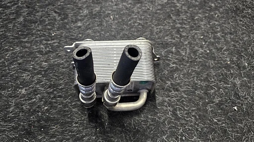 Warmetewisselaar oliekoeler BMW 5 / 6 / 7 serie E60 E61 E63 E64 E65 E66 17117534896 7534896