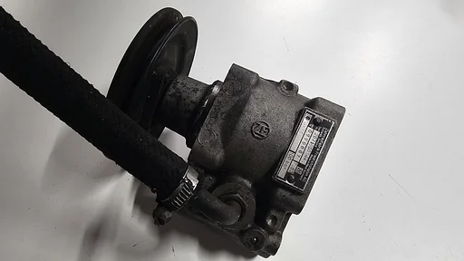 Stuurbekrachtigings pomp BMW 3 / 5 / 6  Serie E28 E321 E24 2500 M20 M30 528i 323i 628i 520i 518i 7672502125