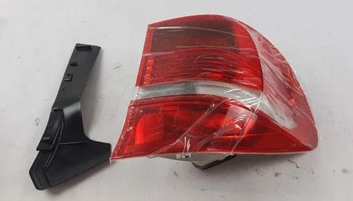 Achterlicht LED rood op zijpaneel links nieuw BMW X5 E70 63217200817 7200817