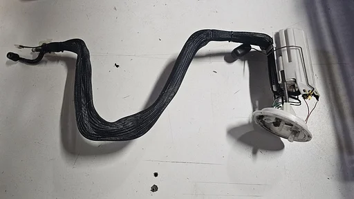 Brandstof pomp opvoerpomp benzinepomp in de tank BMW 5 / 6 Serie E60 E61 E63 E64 16117373468 6765779 580314026