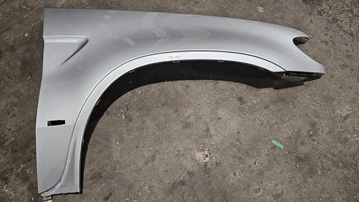 Voorscherm spatbord rechtsvoor BMW X5 serie E53 kleur Titan silver 354 41357000386 7000386