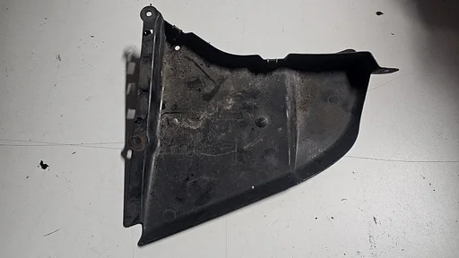Bodemplaat hoek onderste deel voorkant links BMW 5 serie E60 E61 51757119853 7119853