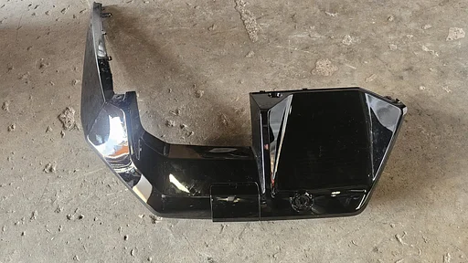 Diffuser zwart onderzijde achterbumper rechts BMW 5 serie G90 M5 51127885578 7885578