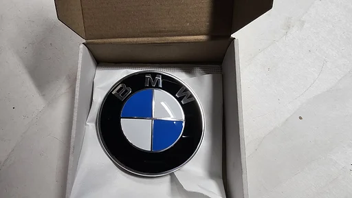 BMW embleem achterklep logo zwart blauw wit chrome nieuw BMW X3 serie G45 51145A6A379 5A6A379