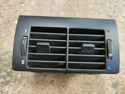 Achterste ventilatie luchtrooster middenconsole BMW 5 serie E39 8376150