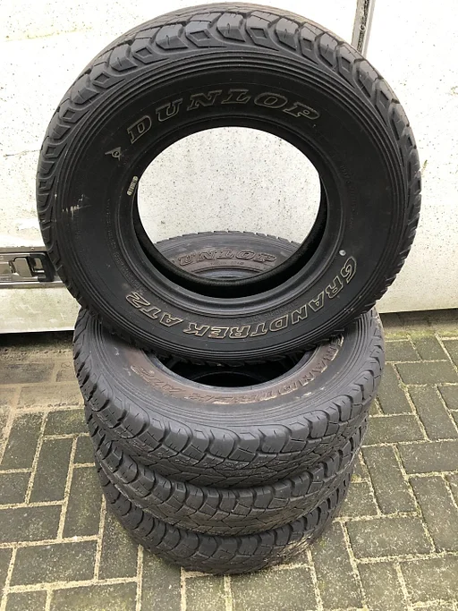 4 x Dunlop GrandTrek AT2 215-80-15 101 S Prijs voor alle 4 banden