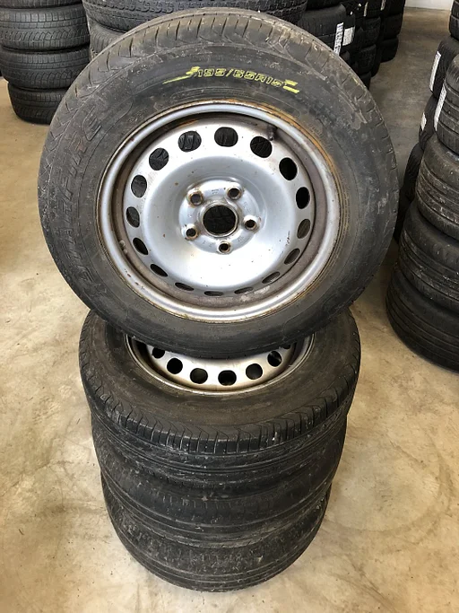 Volkswagen VW Seat Skoda Audi Budget set Zomerbanden 195-65-15 Velgen 5 x 112 ET47 NG 57,1 Mm