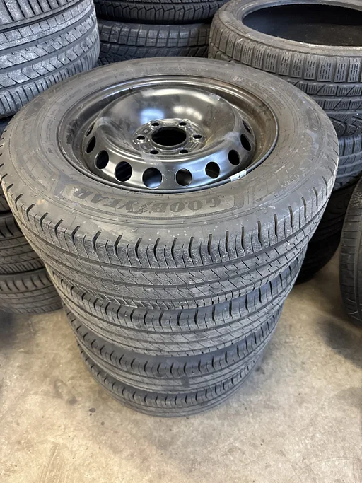 VW Transporter T7 na 2024 en Ford Transit Custom na 2024 Steek 6 x 120 ET50 NG 74,6 Mm Met 215-65-16 C Zomerbanden Set van 4.