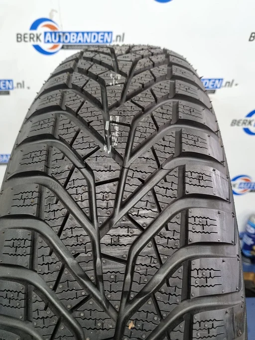 2x Yokohama W-Drive V905 (DEMO) 235/80 R16 109T 235/80/16 2358016 (prijs = 2 banden)