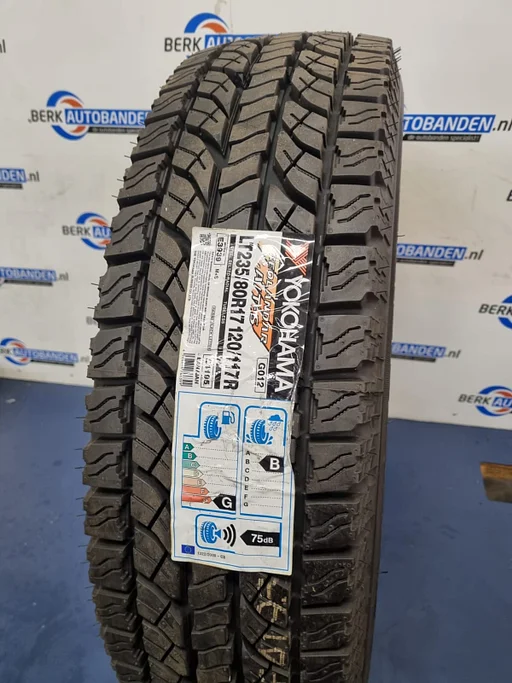 2x Yokohama Geolandar A/T-S (DEMO) 235/80 R17 120/117R 235/80/17 2358017 (prijs = 2 banden)