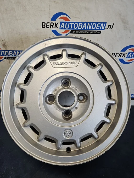 Originele vintage Volkswagen 14 Inch velgen 4x100x57.1 (Set van 4 velgen)